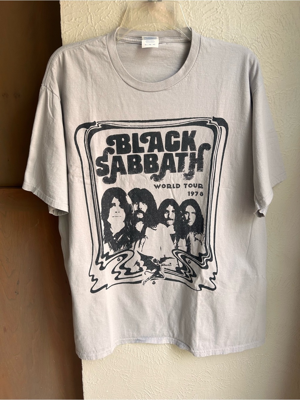 Black Sabbath World Tour 1978 graphic t-shirt Size XL